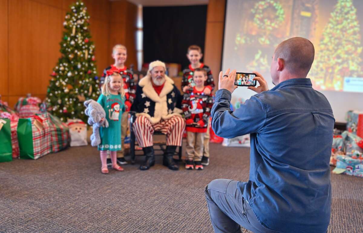 2025_HA_Christmas_open_house_kids