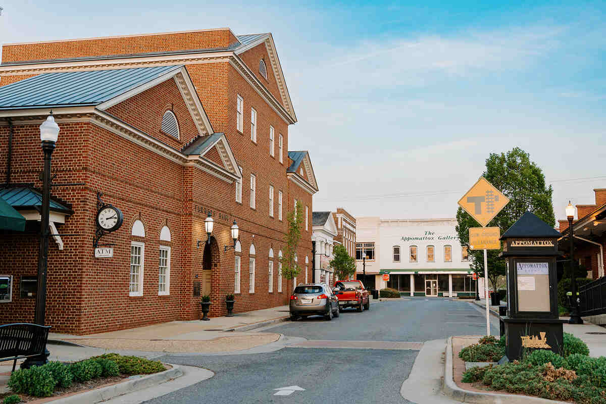 Large brick building in Appomattox